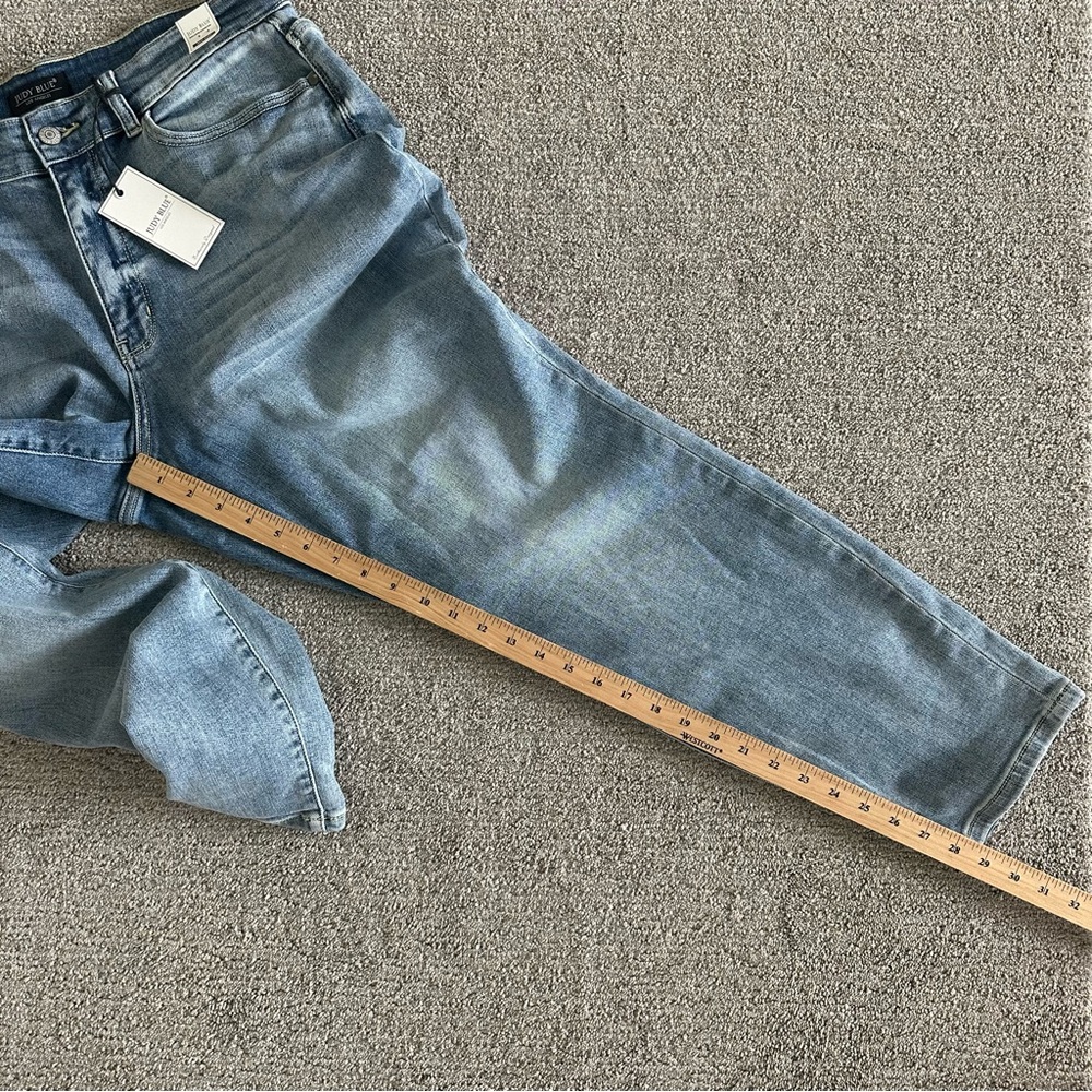 Judy Blue 16W Boyfriend Jeans JB82335LT Mid Rise Light Wash Stretch Denim - Picture 6 of 8